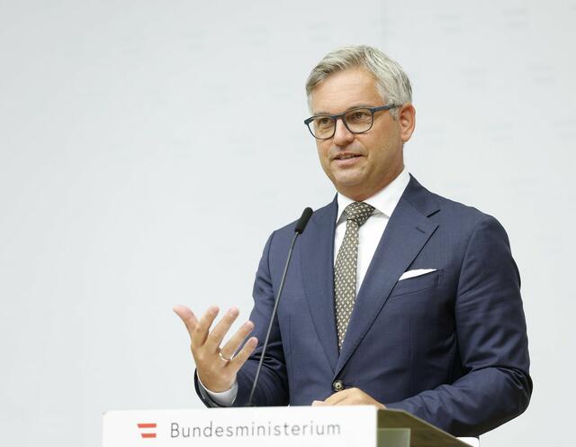 Die Mahn- und Verzugsspesen werden befristet ausgesetzt, kündigte Finanzminister Brunner an. | Foto: BKA