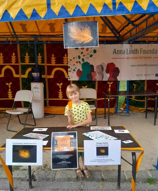 Young Orange Feather Ambassadors
ALF Pavilion at Festival Theatre Nomades Brussels, Belgium 2023, ACD-Agency for Cultural Diplomacy info table | Foto: Tatjana Christelbauer