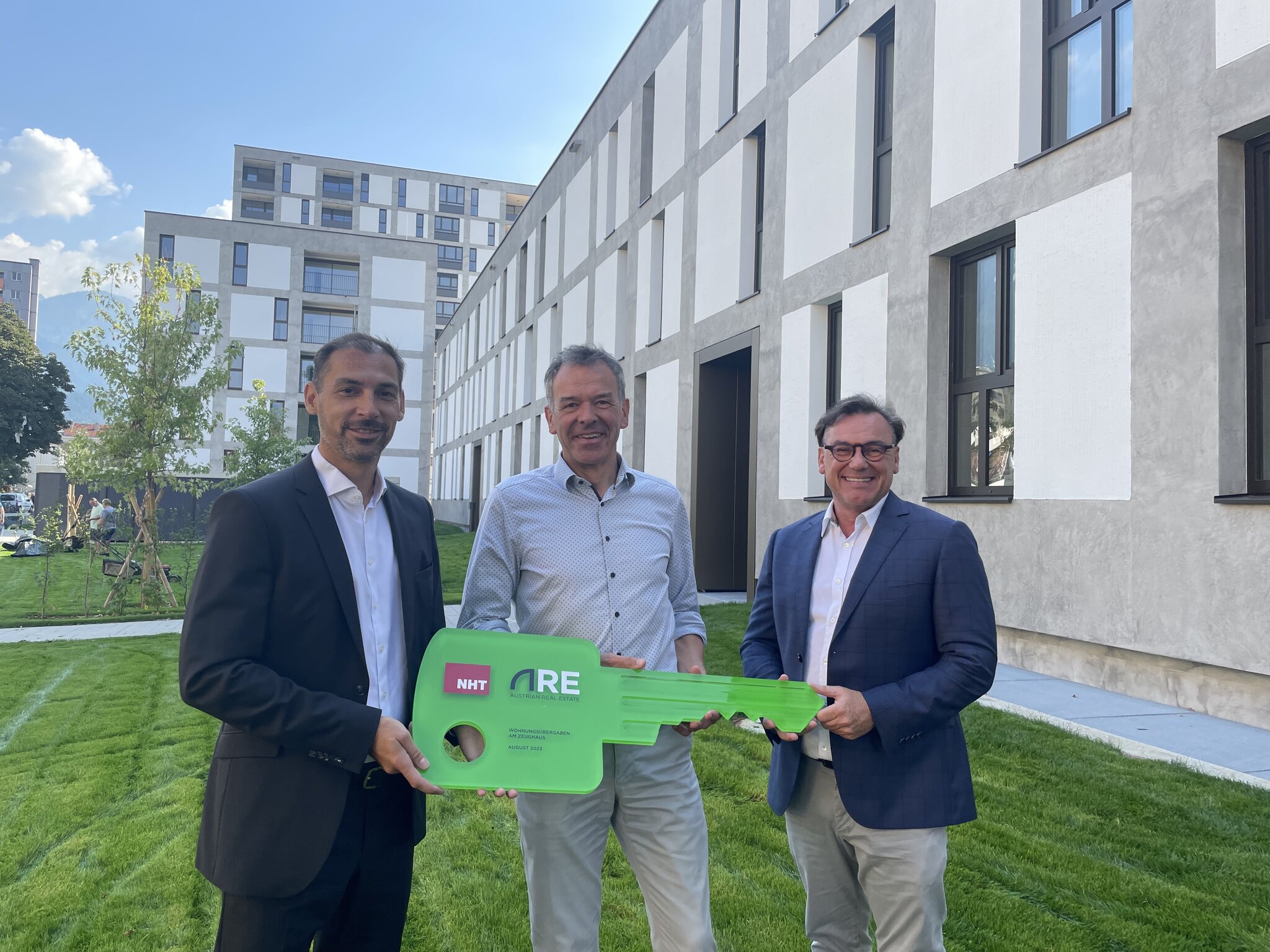 NEUE HEIMAT TIROL Schlüsselübergabe der neuen Wohnanlage am Zeughaus