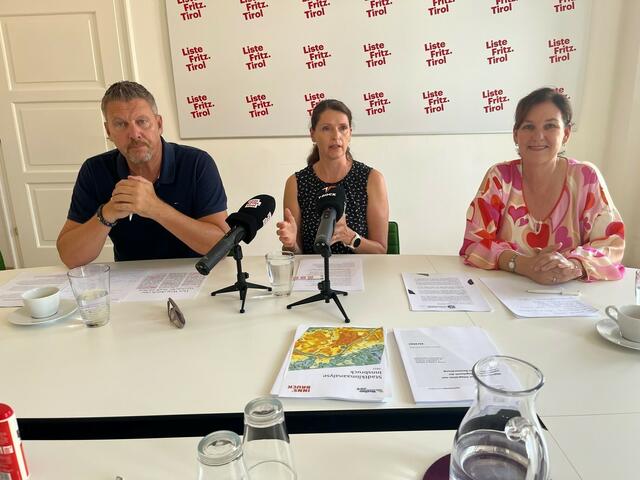 Tom Mayer, Architektin Patricia Nothegger und Andrea Haselwanter-Schneider | Foto: Liste Fritz