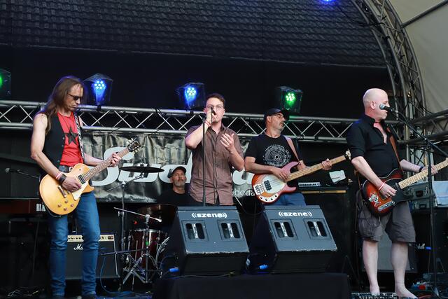 Foto: die Vorband Swoboda live in der Szene Wien  Foto@Nicole Kawan