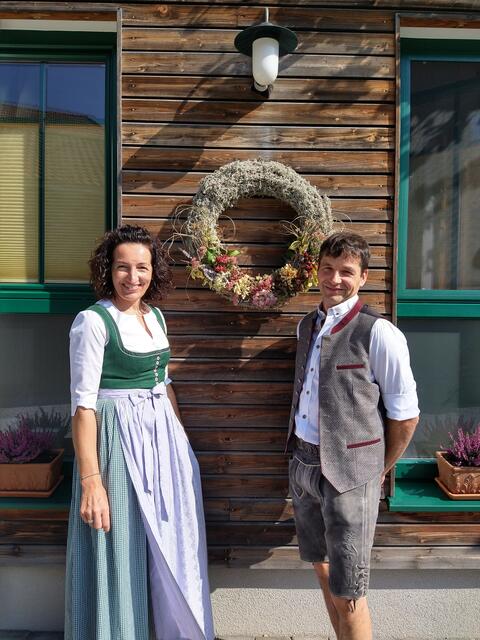 Waltraud Ungersböck aus Scheiblingkirchen-Thernberg mit ihrem trachtigen Gatten Herbert. | Foto: privat