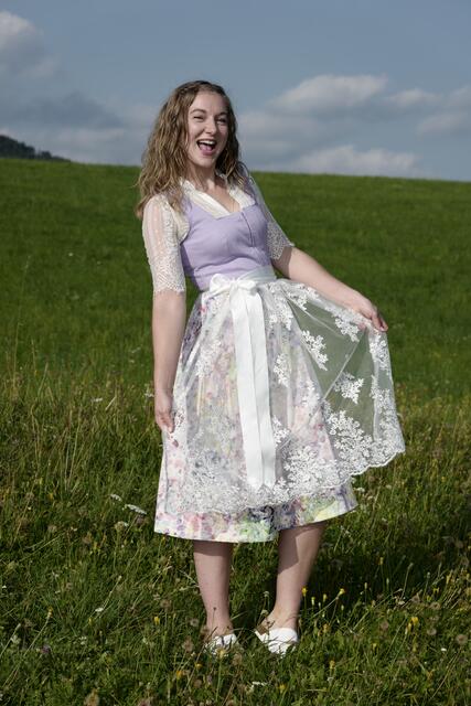 Julia Kaghofer mit ihrem selbstgenähten Dirndl. | Foto: Santrucek