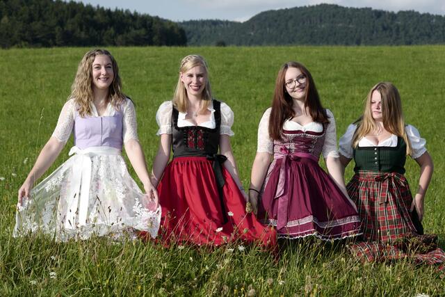 Julia Kaghofer, Marlene Schweighofer, Sophie Kobermann und Katrin Ötsch. | Foto: Santrucek