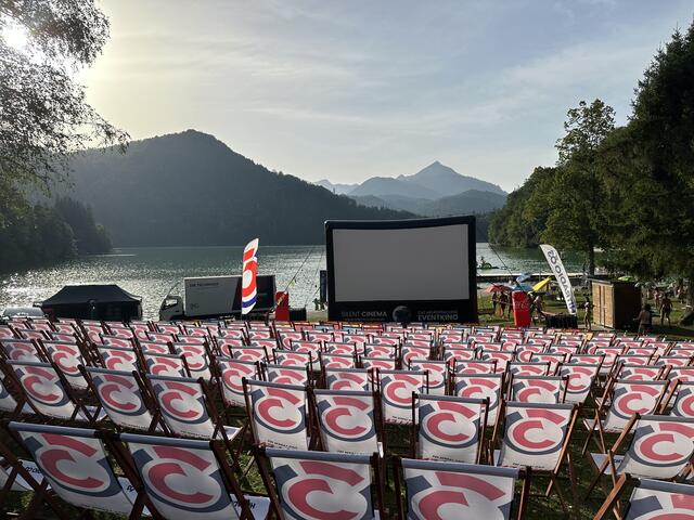 Die Ö3 Silent Cinema Open Air Kino Tour verspricht großes Kino, das man "still" hören kann. | Foto: Standortmarketing Kufstein