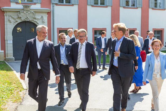 Bundeskanzler Karl Nehammer und LH Christopher Drexler zu Gast bei der ams OSRAM AG | Foto: BKA/Georgescu