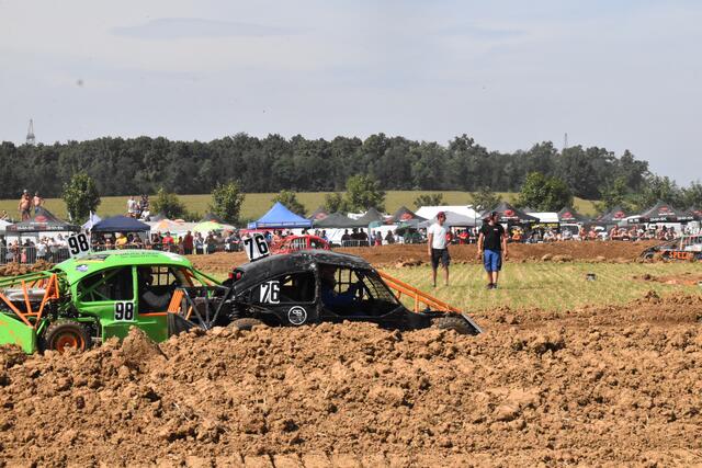 Die besten Auto-Crasher Österreichs matchten sich in Großpetersdorf. | Foto: Michael Strini