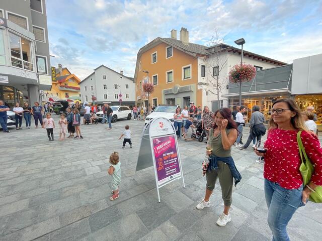 Autoschau, Musik und Degustationen locken zum zehnten Feierabend mit Freunden. | Foto: Perktold
