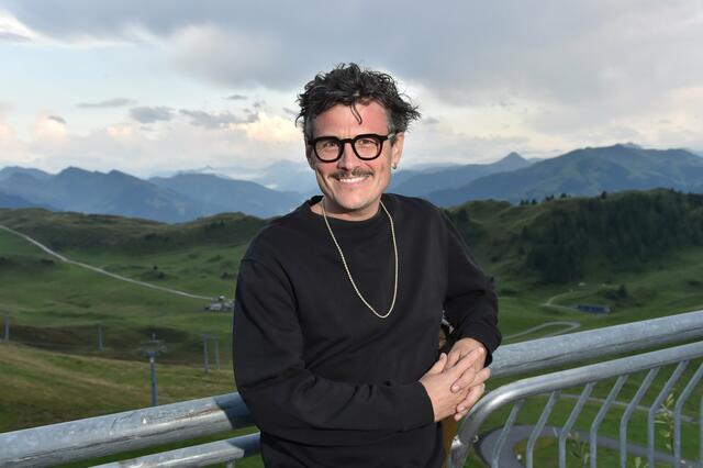 Manuel Rubey bei der Premiere „Das Schweigen der Esel“ beim Kino am Berg. | Foto: BrauerPhotos/G. Nitschke