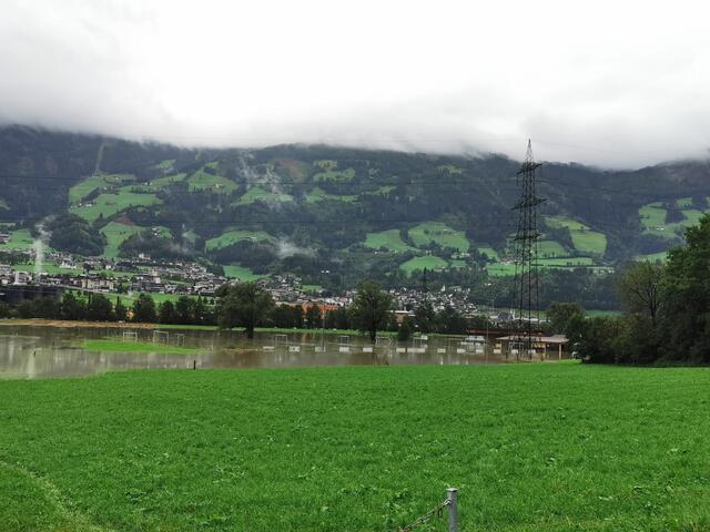 Fußballplatz Hart und Bereich Sportplatzstraße