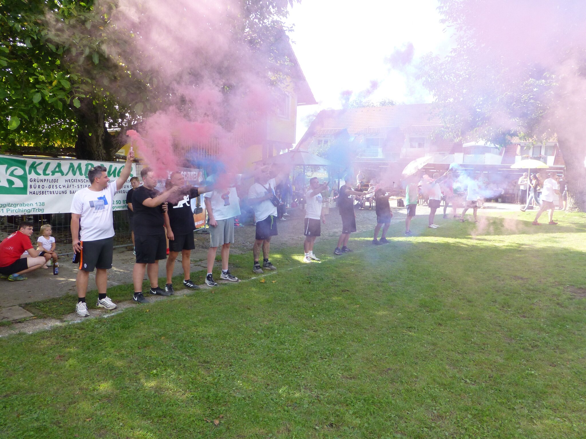 34. Auflage des Hobbyfußballklassikers: Schräger Kick am Wiesenhof ... 34. Auflage des Hobbyfußballklassikers: Schräger Kick am Wiesenhof ...