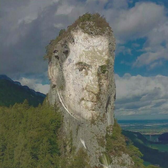 Der Genius Loci von Hallein tritt hier als großer "Geist des Ortes" aus dem Großen Barmstein in Erscheinung (fotografiert vom Kleinen Barmstein). | Foto: Christoph Winter