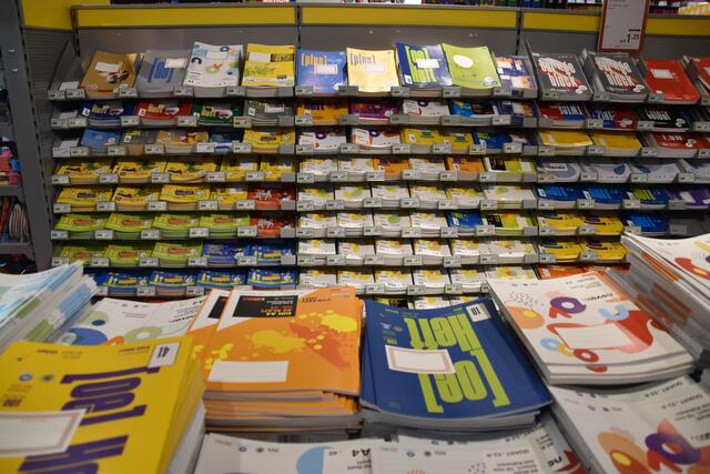 Im Vergleich zum Vorjahr müssen Eltern für Schulartikel rund 13 Prozent mehr ausgeben. | Foto: Roland Mayr