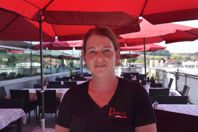 Melanie Pascher hat die Schulsachen gleich zum Ferienbeginn besorgt. | Foto: Roland Mayr