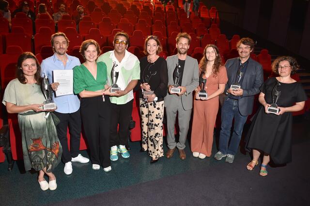 Die PreisträgerInnen Catharina Lott, Andreas Gesierich, Stella Radovan und Reza Majdodin, Aglaia Szyszkowitz, David Wagner, Yana Eresina, Tom Dauer und Catalina Tesar (v. li.). | Foto: BrauerPhotos/G. Nitschke