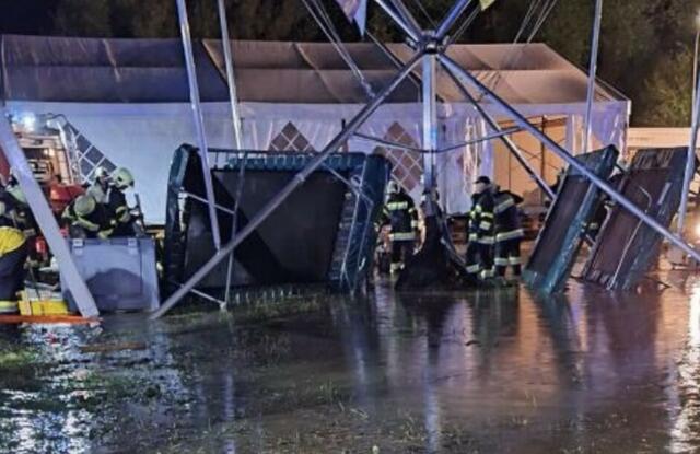 Das Wiesenmarktgelände in Bleiburg wurde Montagabend teilweise überflutet. | Foto: Klagenfurt Elite/Instagram