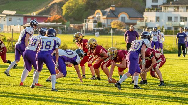 Am 3. September um 13:00 Uhr, treffen die Patriots Ladies im heimischen Sportzentrum auf den amtierenden Meister aus Wien, die AFC Vienna Vikings Ladies.
Einlass am Sonntag ist ab 12:30 Uhr bei freien Eintritt im Sportzentrum Telfs. Unterstützt werden Sie dabei von den Cheerleadern an der Sideline, die die Zuschauer zusätzlich mit ihren waghalsigen Stunt- und Tumbling-Einlagen bestens unterhalten. | Foto: Maeggi Steurer