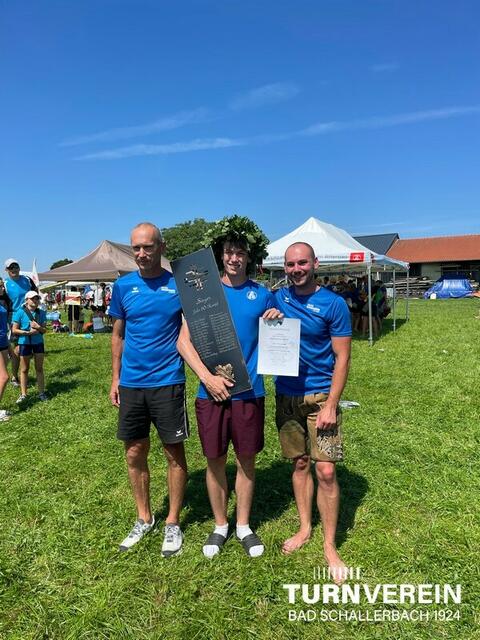 Trainer &amp; Sieger Karl Pühringer, Julius Mössenböck, Mathias Puffer. | Foto: ÖTB TV Bad Schallerbach
