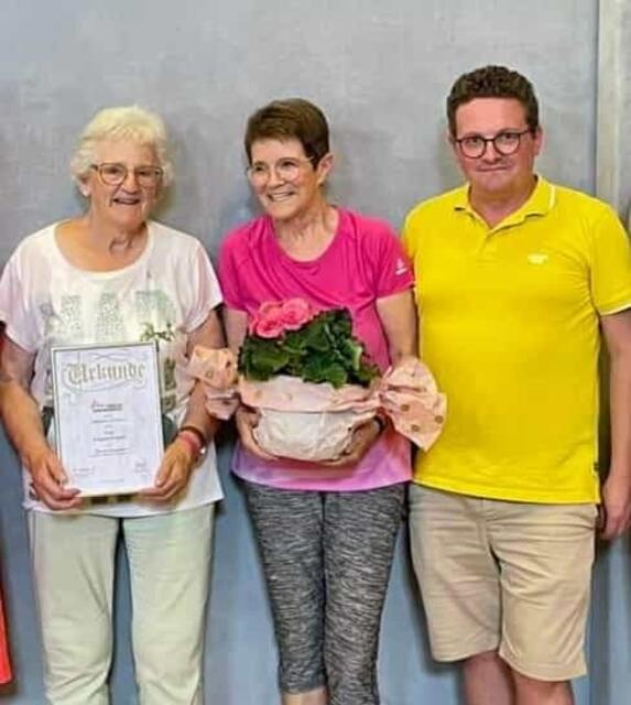 Auch eine Ehrung stand auf der Tagesordnung. | Foto: Seniorenbund/Falger