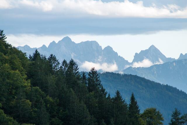 Herrlicher Panoramablick zu den Karawanken von unseren Hotelzimmer aus in St. Urban. | Foto: © by Ing. Günter Kramarcsik