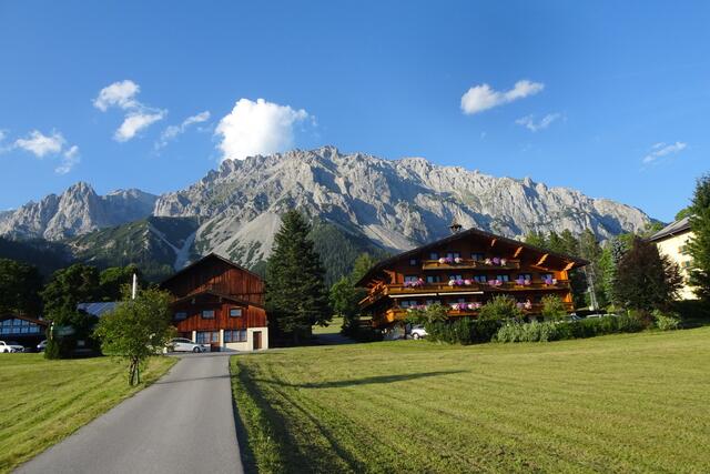 Herrlicher Blick von der Ramsau auf den Dachstein