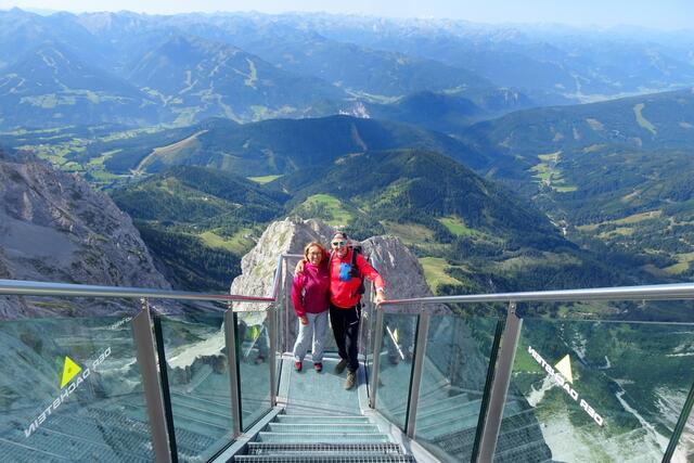 Auf der Treppe ins Nichts, die quasi über den Abgrund führt