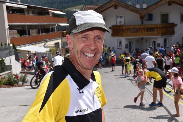 Der SV Telfes und OK-Chef Andi Stern freuen sich auf viele Teilnehmer und Zuschauer. | Foto: Kainz