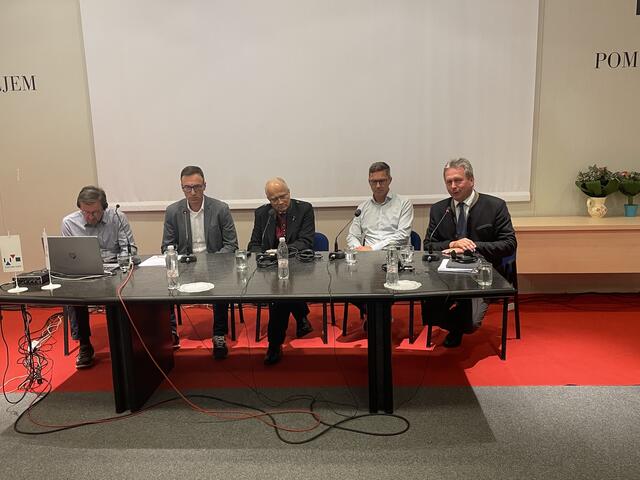 Diskutiert haben Igor Ahačevčič, Christian Metschina, Johann Seitinger, Miha Koprivnikar und Franz Titschenbacher (v.l.) | Foto: RegionalMedien