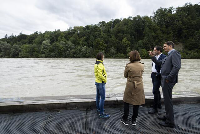 Die Hochwassergefahr in Wörgl ist geschafft. Bürgermeister Michael Riedhart freut sich, dass die Wörglerinnen und Wörgler in dieser Situation zusammengehalten haben. | Foto: BKA