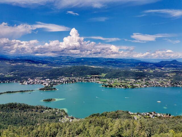 Vom Pyramidenkogel aus hat man einen traumhaften Ausblick!