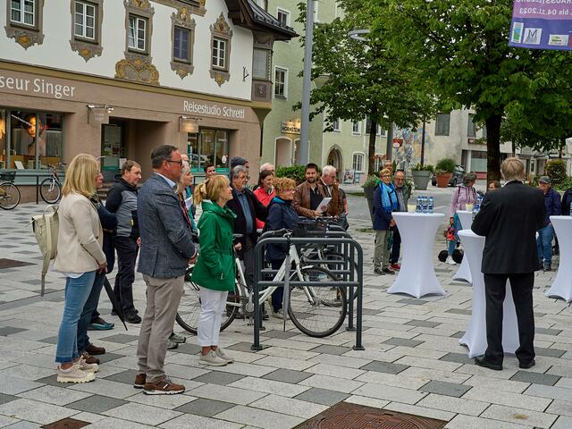 Die Eröffnung wurde interessiert verfolgt. | Foto: Schretter