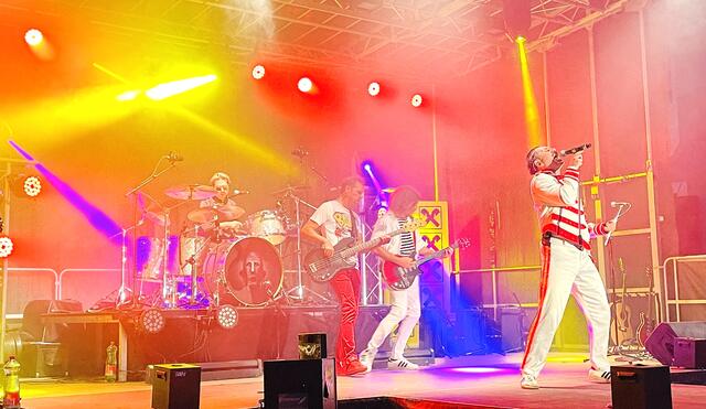 Die größten Queen-Hits auf der Bühne am Hauptplatz. | Foto: Kogler