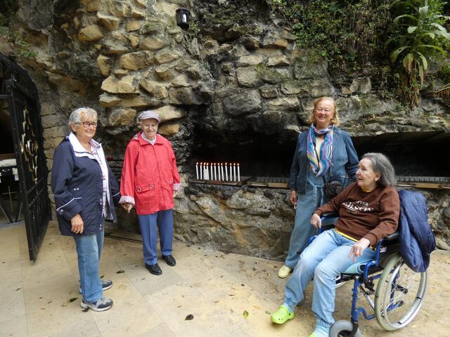 Die ehrenamtliche Mitarbeiterin Lore Brunnbauer, Gertrude Rosenbichler sowie die ehrenamtliche Mitarbeiterin Monika Pöll und Christine Gruber (v.l.) hatten einen schönen Ausflug. | Foto: PBZ Klosterneuburg