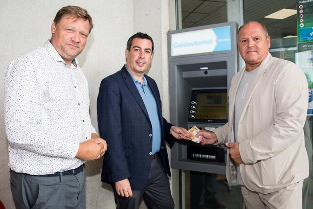 GVV-Bezirksvorsitzender Bgm. Johannes Weiß, SPÖ-Bezirksvorsitzender Günther Sidl und Abgeordneter zum Nationalrat Alois Schroll. | Foto: SPÖ BO Melk/Bernhard Wurm