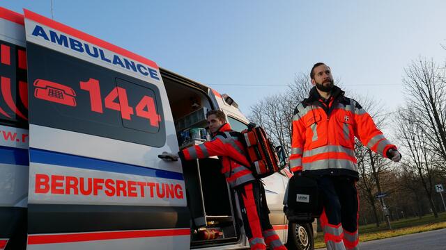 Rund 260.000 mal sind die verschiedenen Rettungsorganisationen in der Stadt, wie etwa die Berufsrettung Wien, alleine 2022 ausgerückt. | Foto: Berufsrettung Wien