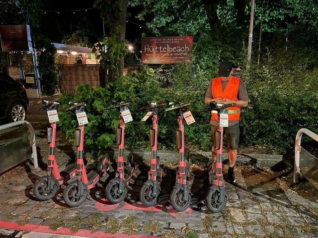 Voi startete mit etwa 300 Fahrzeugen in Wien, bis Ende August plant man, die Anzahl allmählich zu erhöhen. | Foto: Voi Österreich