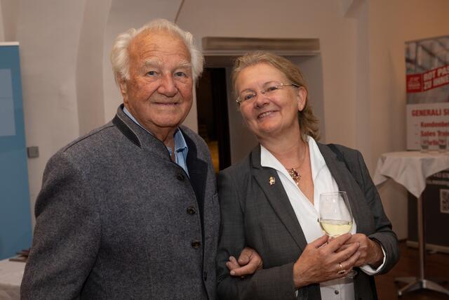 Senatspräsident des Obersten Gerichtshofs a. D. Ewald Kropfitsch mit Tochter Elisabeth.
