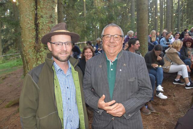 Mitorganisatoren: Norbert Riedl vom Langlaufzentrum Hebalm mit Diakon Paul Feimuth (von links)
