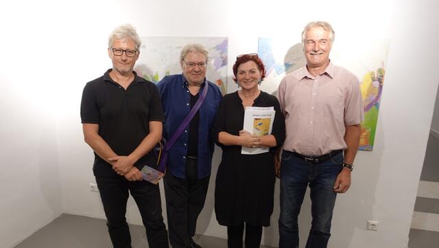 Obmann Andreas Jerlich, Künstler Johann Julian Taupe, Ulli Sturm und Landtagsabgeordneter Franz Josef Smrtnik (von links) bei der Ausstellungseröffnung | Foto: Peter Koschlak