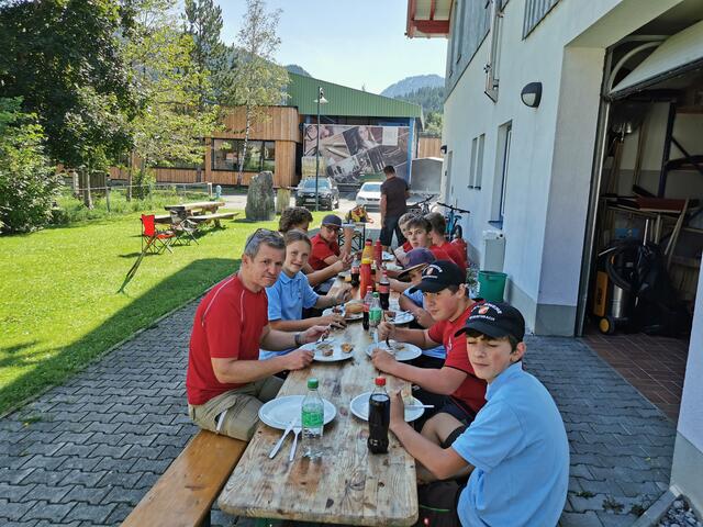 Die Kameradschaft kam natürlich nicht zu kurz. | Foto: FW Weißenbach