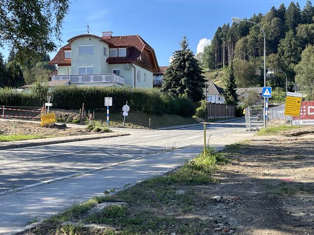 Achtung Baustelle: Ab 4. September im Kreuzungsbereich  zwischen B95 und Ernst-Schwarz-Weg.  | Foto: MeinBezirk.at