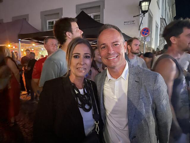 GR Mariella Lutz und Vizebürgermeister Markus Lassenberger aus Innsbruck ließen sich von der guten Stimmung treiben. | Foto: Kendlbacher