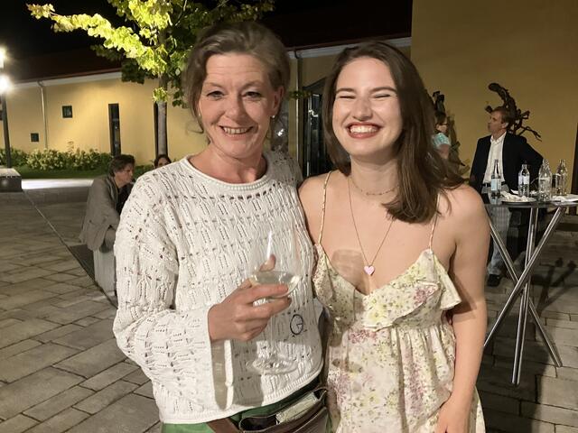 Eva Weissenböck (Fräulein von Blumenblatt) und Anna Täuber (Marie) | Foto: Stockmann