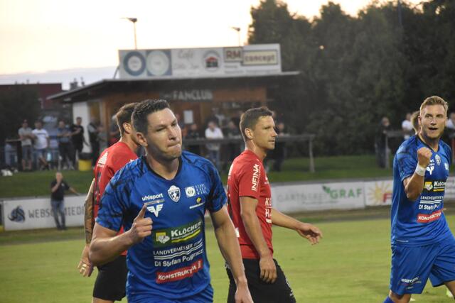 Bernd Kager dreht nach dem 1:0-Führungstreffer ab. | Foto: Michael Strini