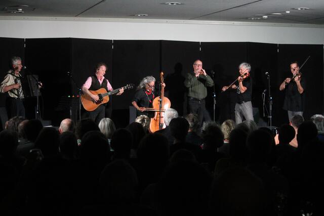 Aniada a Noar und Altrioh musizierten gemeinsam für ein Konzert im Kunsthaus Weiz. | Foto: RegionalMedien Steiermark/Hofmüller