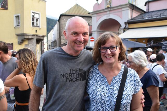 Gut gelaunt: Bauamtsleiter Peter Angerer mit Gattin Simone. | Foto: Kendlbacher