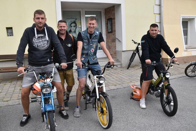 Befreundete Klubs aus Schützen und sogar aus Mattersburg kamen nach Breitenbrunn.  | Foto: Stefan Schneider