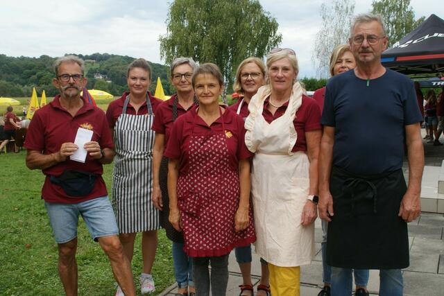 Freiwillige Helfer sorgten für ein rundum gelungenes Fest. | Foto: Anna Maria Kaufmann