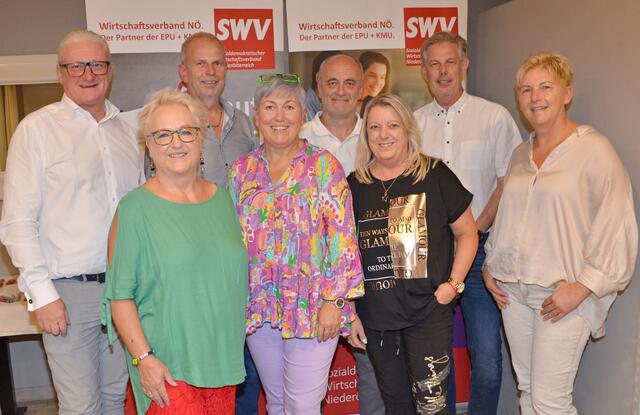 StR KommR Peter Spicker (SWV-Bezirksvorstand), SWV NÖ-Vizepräsidentin KommR.in Monika Retl, SWV-Bezirksvorsitzender-Stv. Siegfried Wedl, SWV NÖ-Vizepräsidentin und SWV Neunkirchen Bezirksvorsitzender-Stv.in StR.in KommR.in Martina Klengl, SWV Neunkirchen-Bezirksvorsitzender Gustav Morgenbesser, Birgit Steinauer (SWV Bezirksvorstand), KommR Ing. Günther Kautz (SWV Bezirksvorstand), Bürgermeisterin Marion Wedl aus Seebenstein. | Foto: SWV NÖ