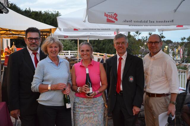 Bruttosieger Damen: Michael Sartori, Helga Antauer, Regina Kotek-Ruthner, Jochen Wernicke, Werner Schlögl | Foto: Nikolaus Diendorfer
